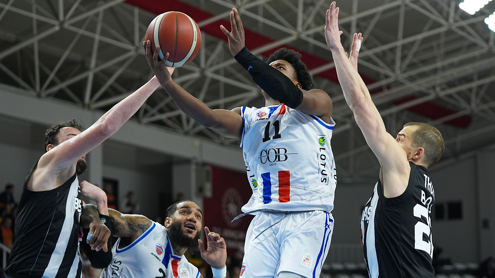 Beşiktaş, Büyükçekmece Basketbol'u farklı mağlup etti