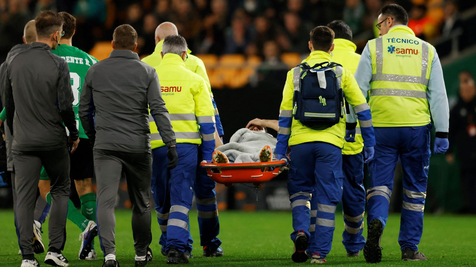 Feyenoord maçında büyük dram: Oğlunu o halde gören Robin van Persie yıkıldı