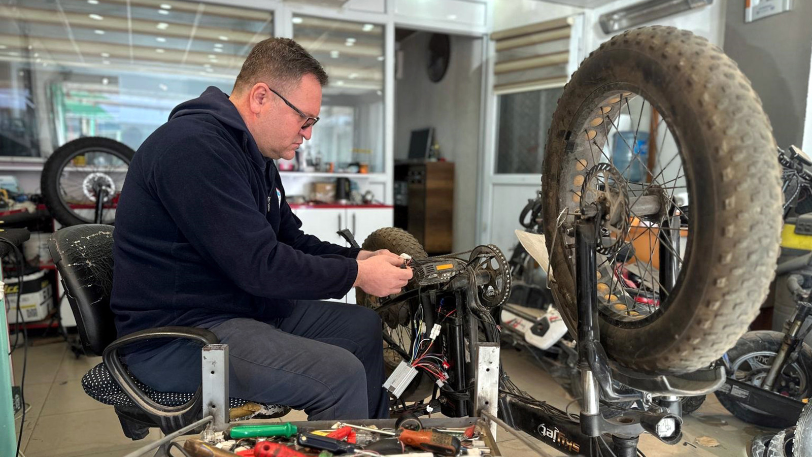 2003'te oto yıkamacıya girdi, 20 yıl sonra çocukluk hobisini mesleğe dönüştürdü