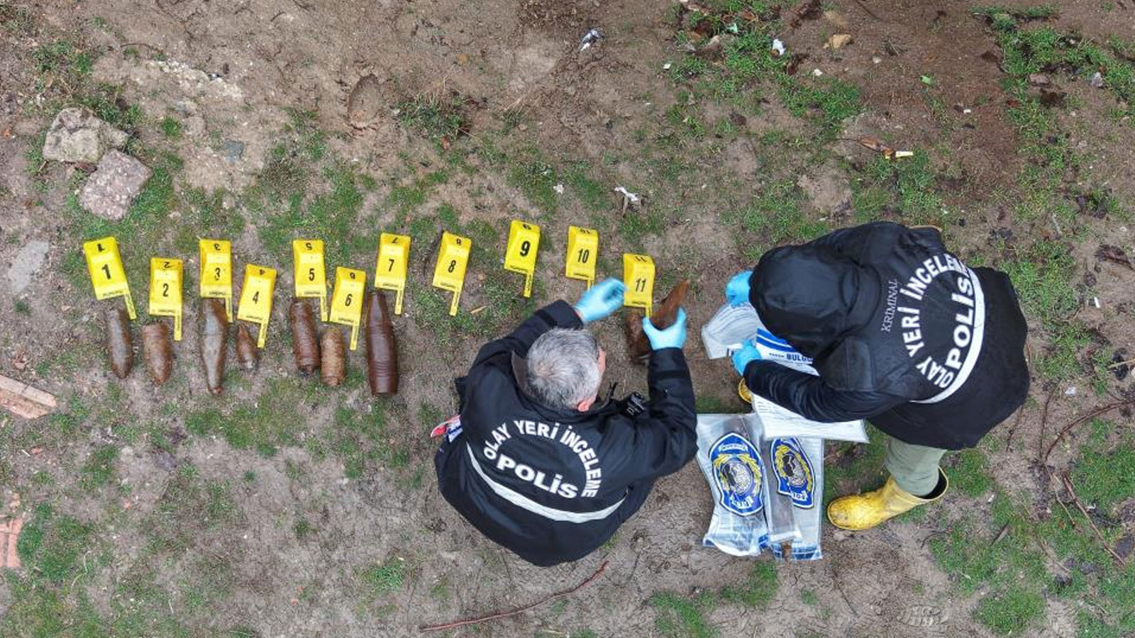 Çocuklar oynarken polis tarafından fark edildi: 11 adet top mermisi muhafaza altına alındı