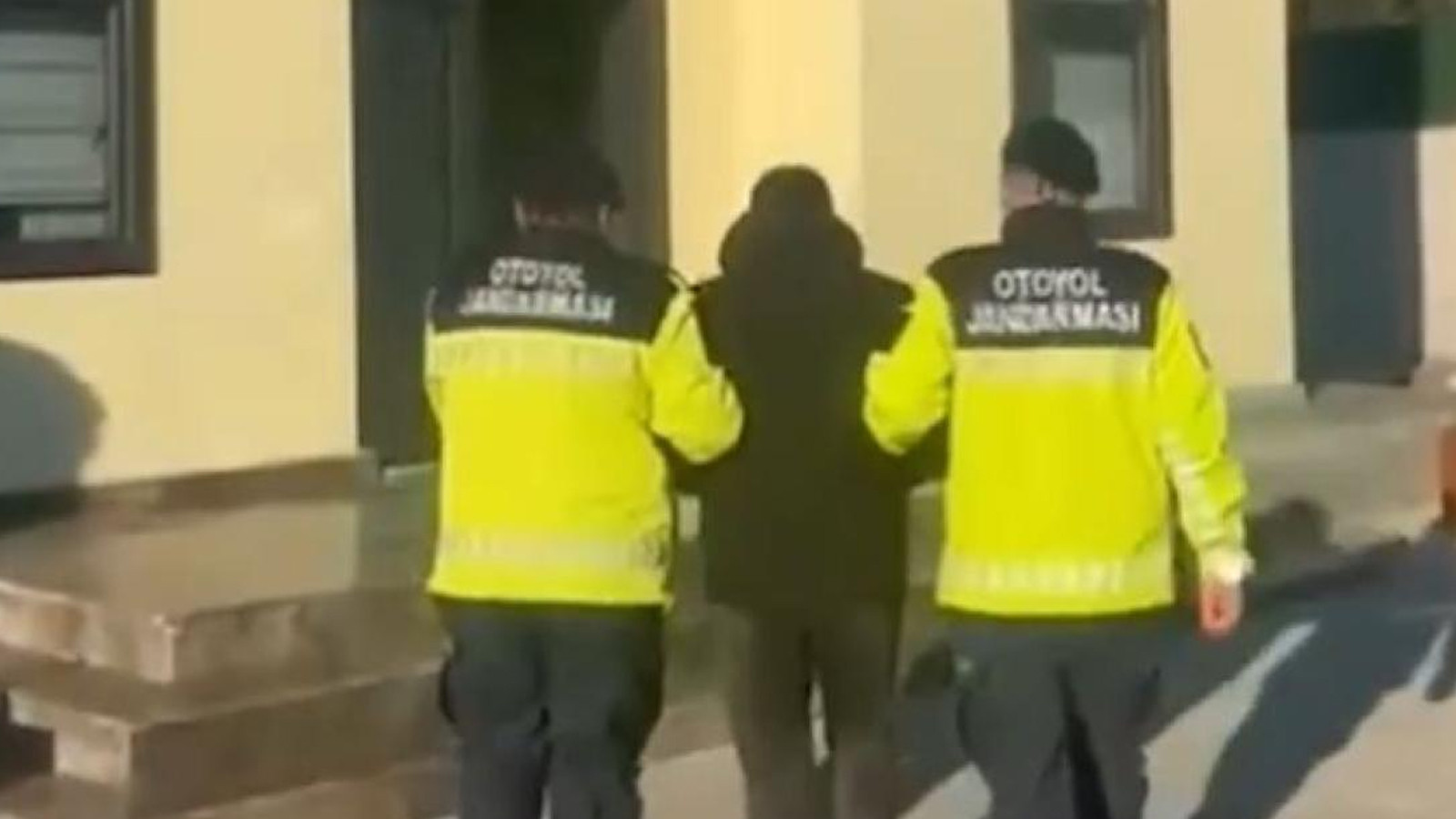 Hatay'da otoyolda yarış yapan sürücüler yakalandı