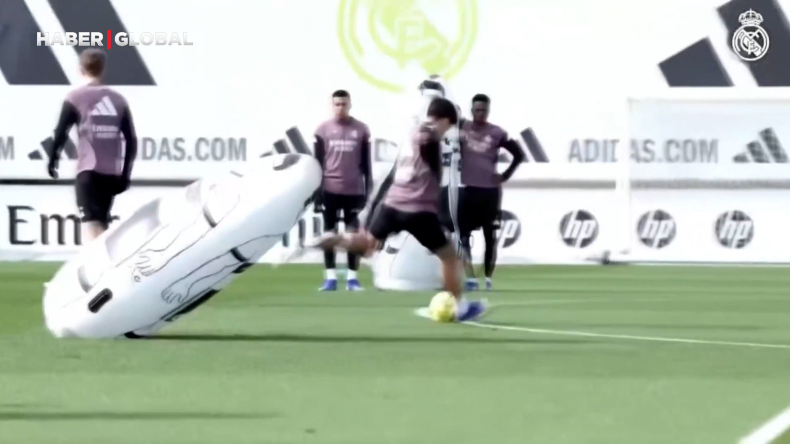 Oyundan çıkarılmasına isyan eden Arda Güler antrenmanda döktürdü