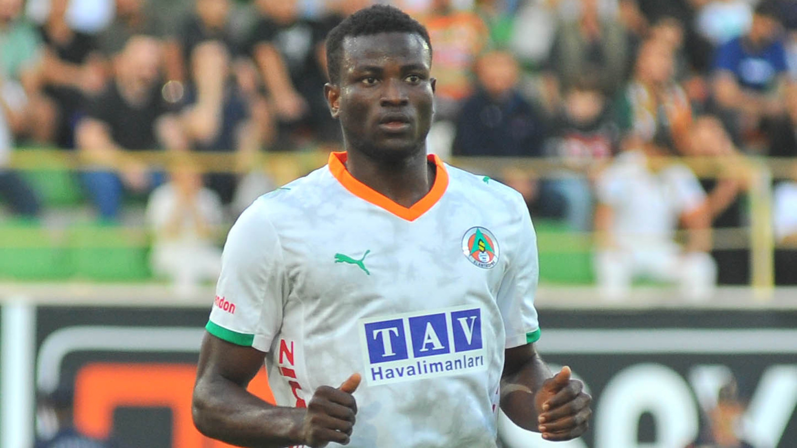 Şanlıurfaspor'dan Bundesliga'ya uzanan kariyer: Alanyaspor ile Augsburg, Uchenna Ogundu için anlaştı