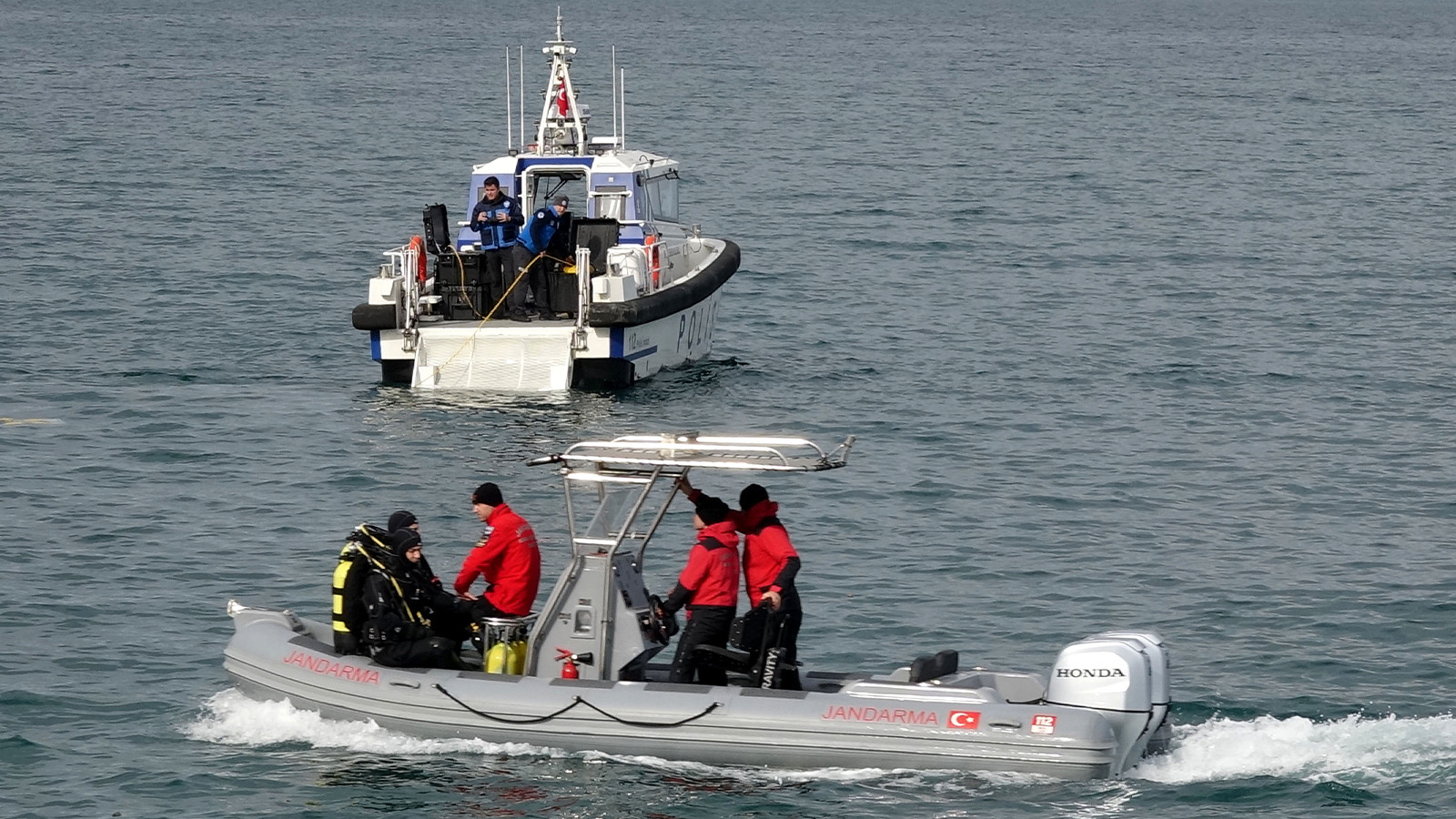 Trabzon’da kayıp Enes, 5 gündür aranıyor; ayakkabıları ve gözlüğü sahilde bulundu