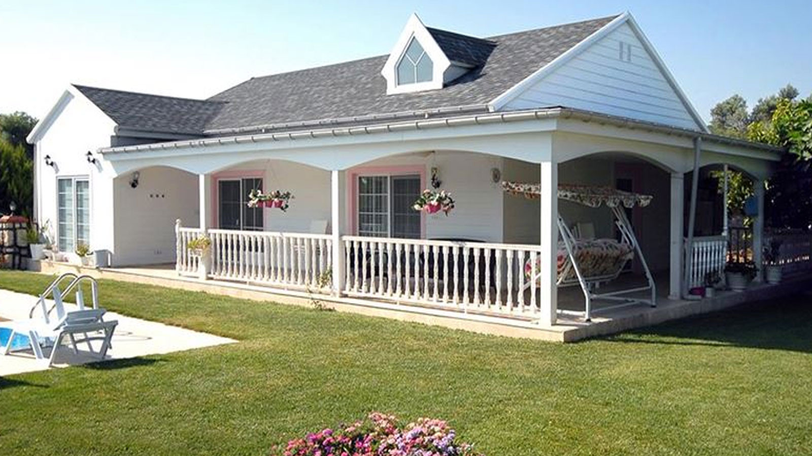 Türkler 11 ayda yurt dışından 2,4 milyar dolarlık konut aldı