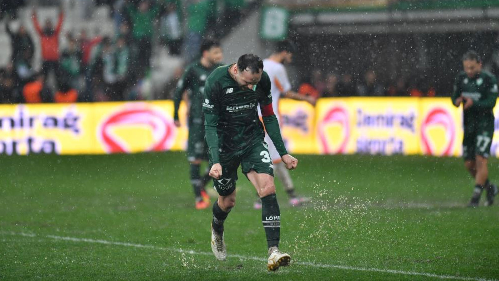2. Lig puan durumu | Bursaspor'dan Adanaspor'a 6 gol