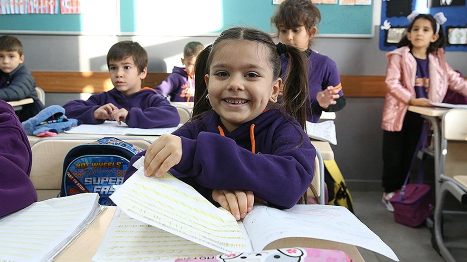 Okullarda yarıyıl tatilinin ardından ilk zil yarın çalacak! Ders: Bayrak sevgisi