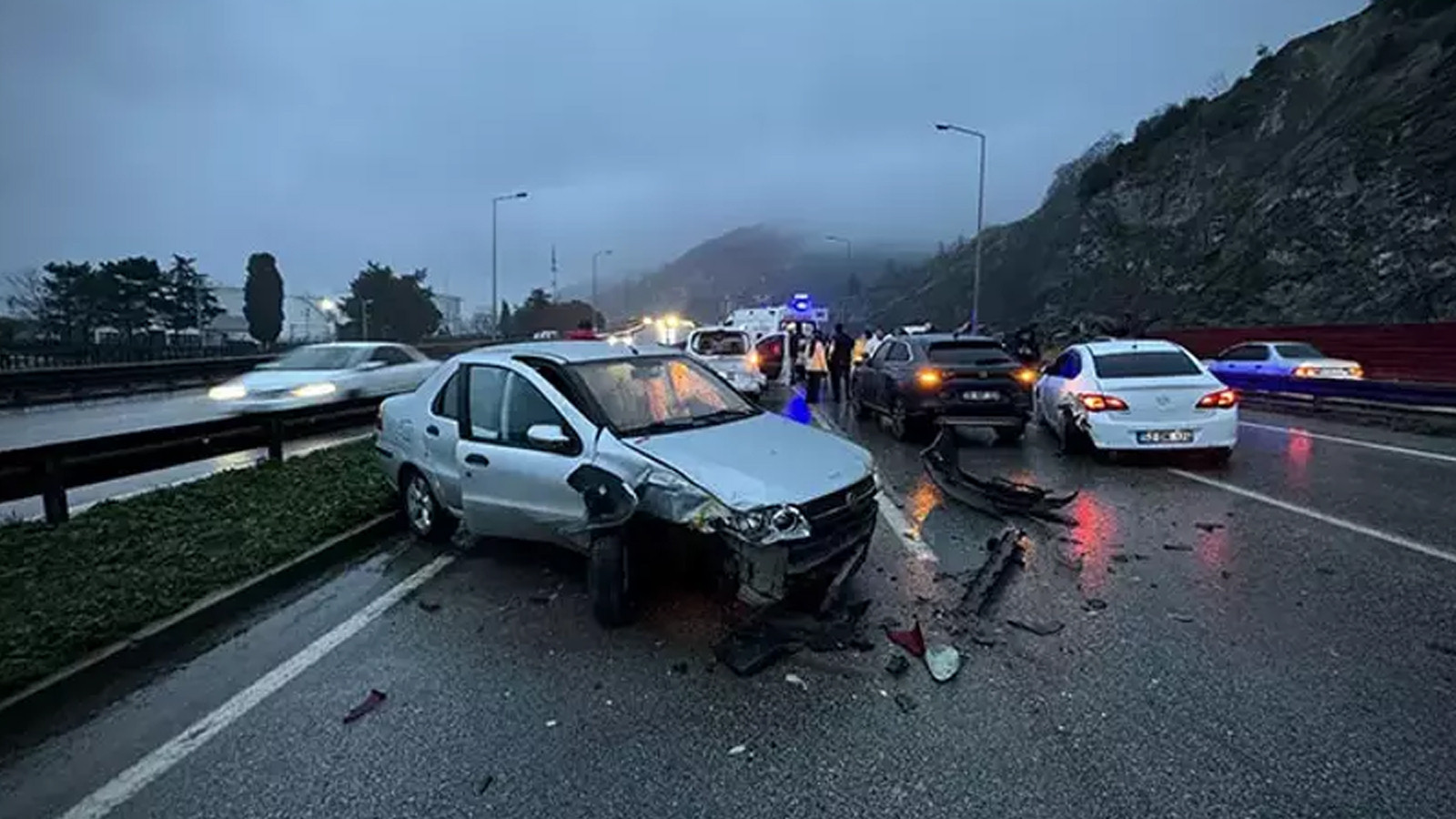 Samsun'da 5 otomobilin karıştığı zincirleme kaza!