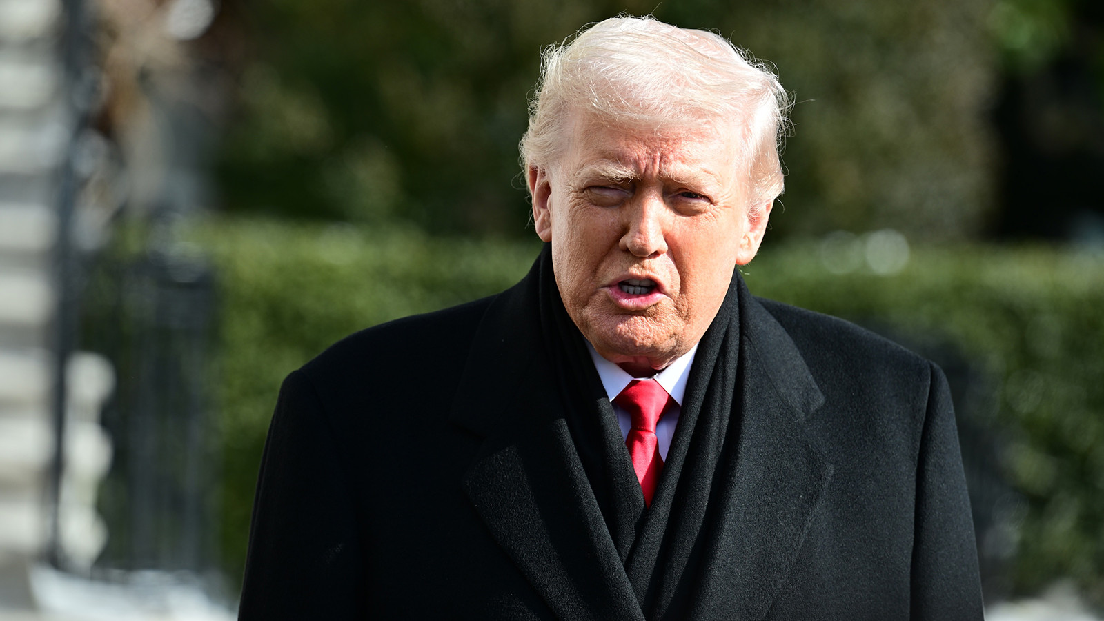 Trump'tan İran'a karşı petrol hamlesi