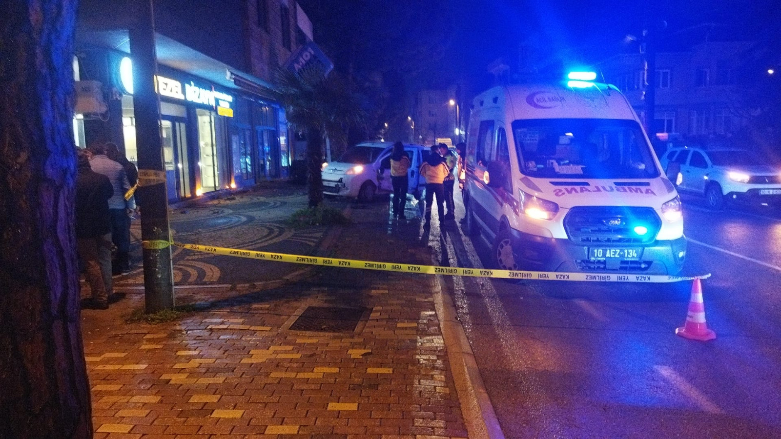 Balıkesir'de ticari aracın çarptığı kişi can verdi