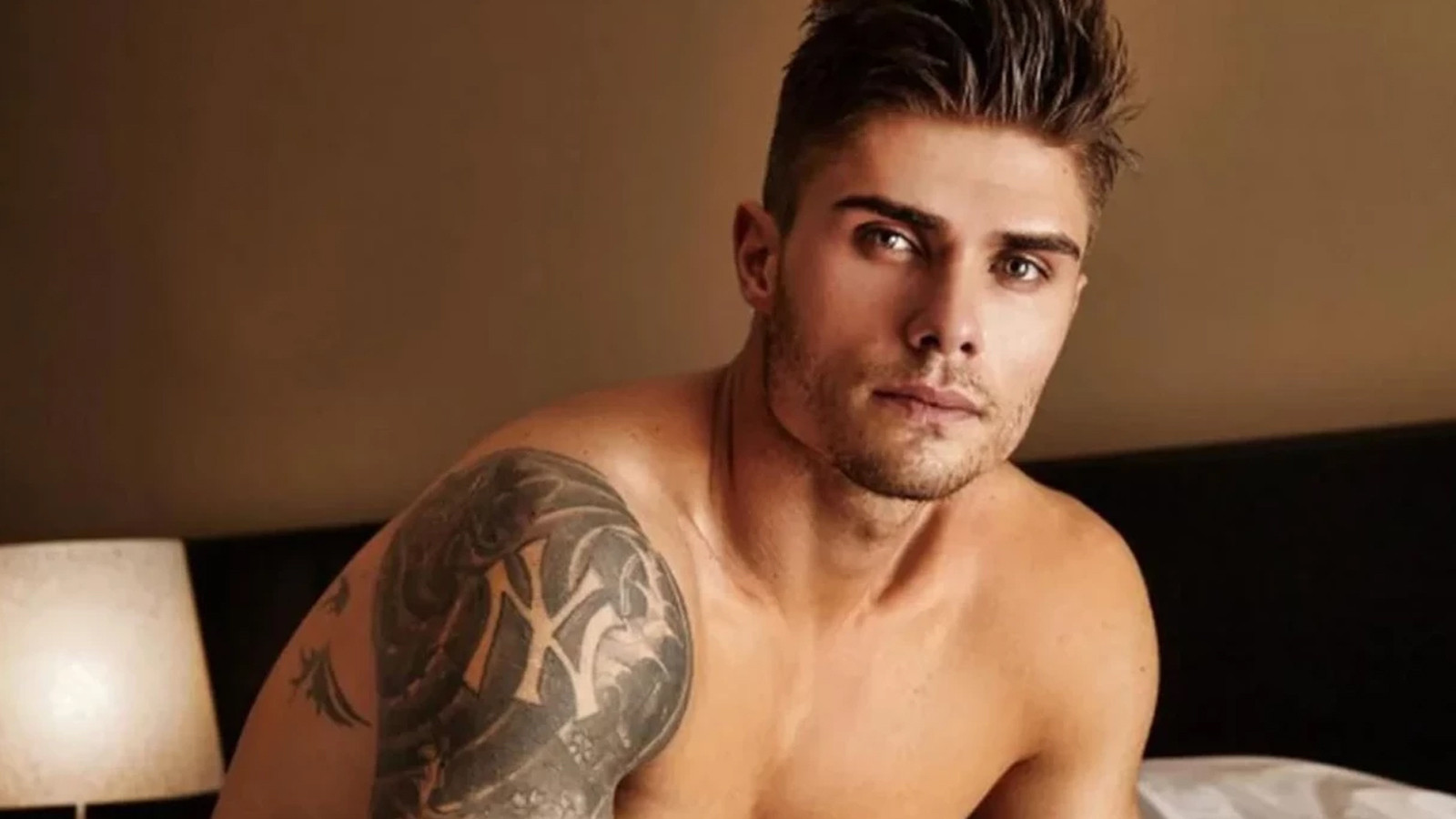 Barış Murat Yağcı havalimanında gözaltına alındı