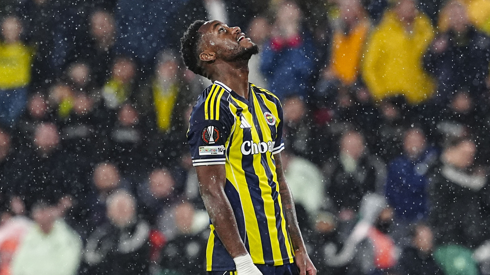 Jhon Duran gidiyor! Yerine yabancı orta saha geliyor