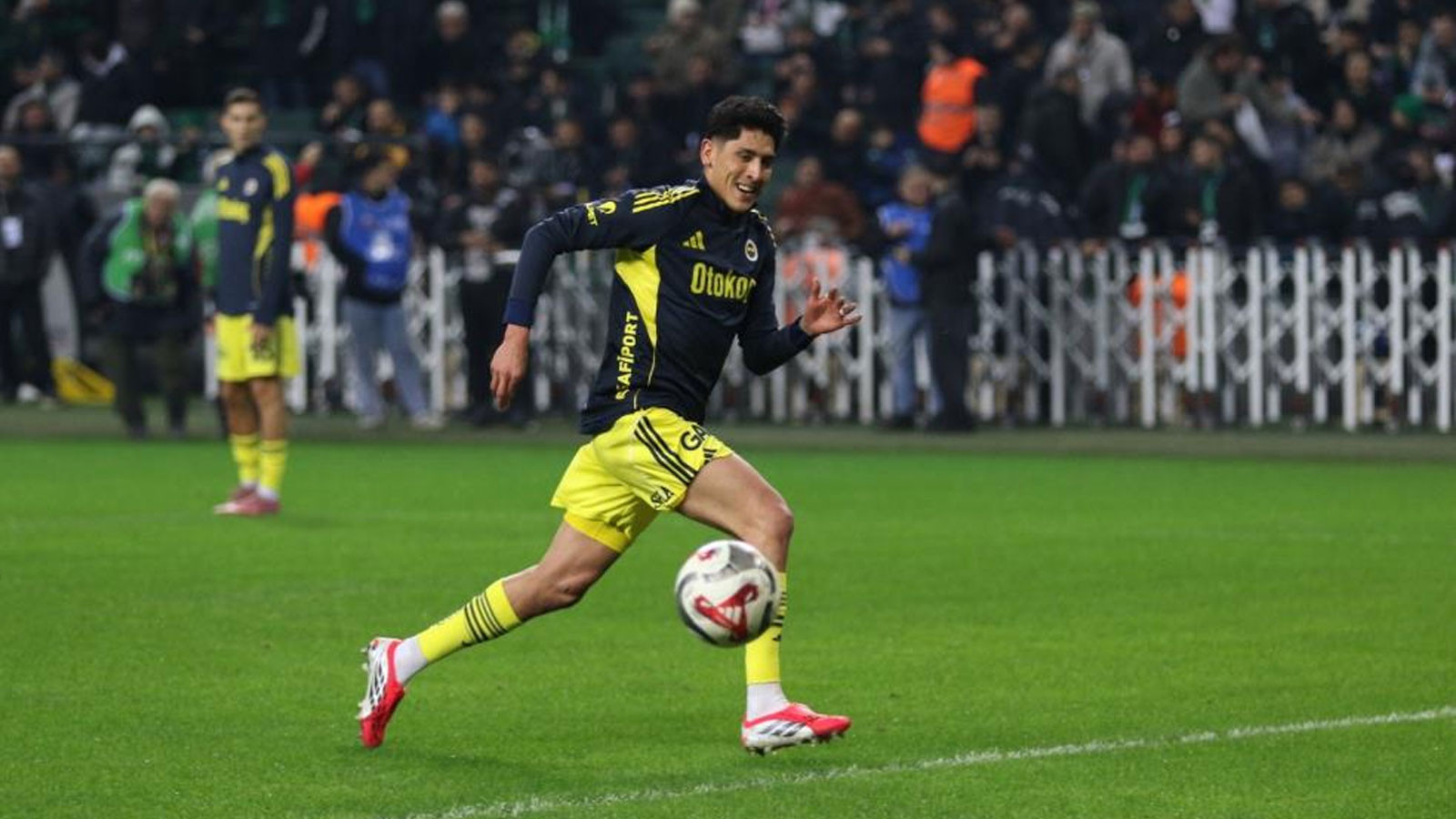 Sarı kart gören Edson Alvarez, cezalı duruma düştü