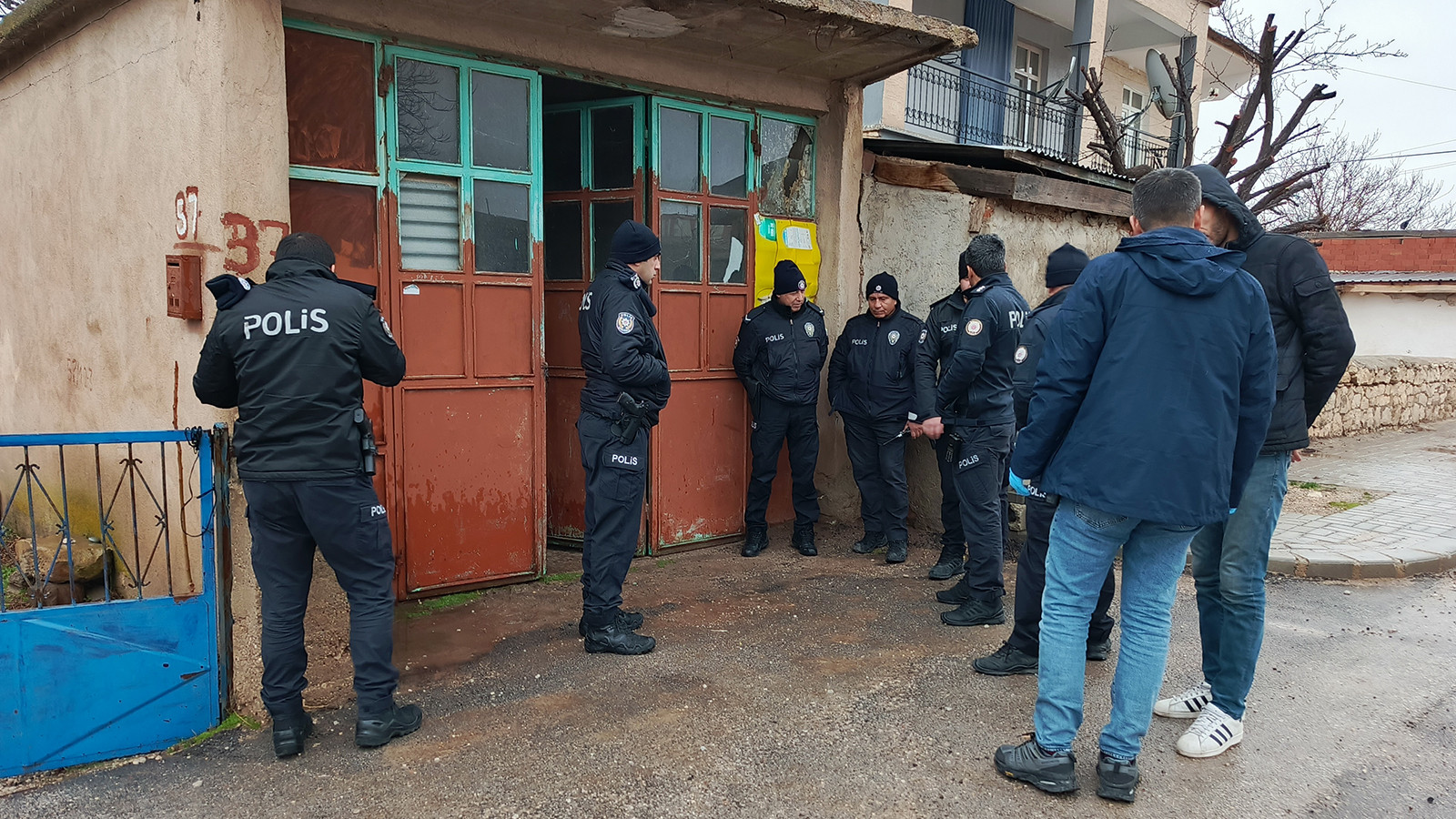 Av tüfeğiyle kazara kendini vuran veteriner, ağır yaralandı