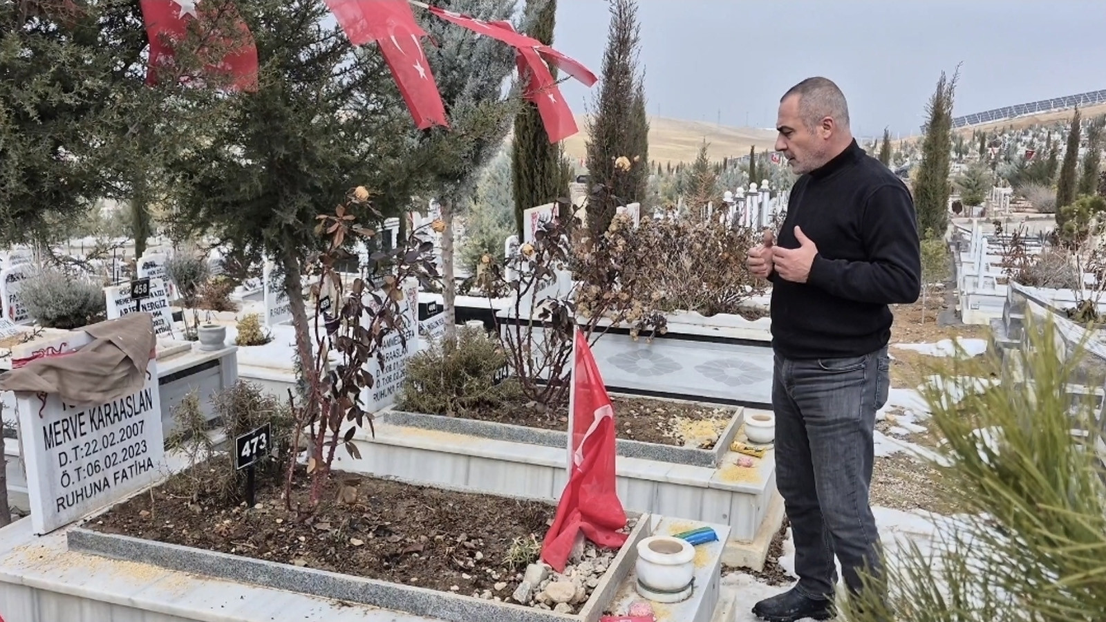 Depremde ailesini kaybeden acılı baba: Benim hikayem o gün bitti