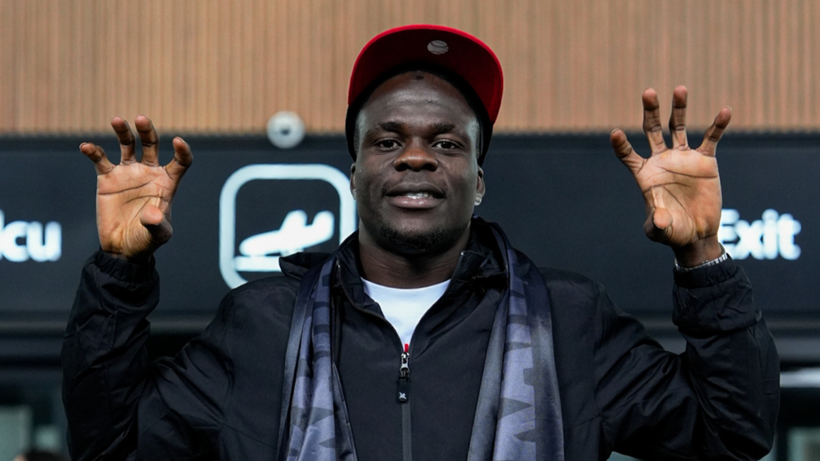 Junior Olaitan, Beşiktaş'la 4,5 yıllık sözleşme imzaladı