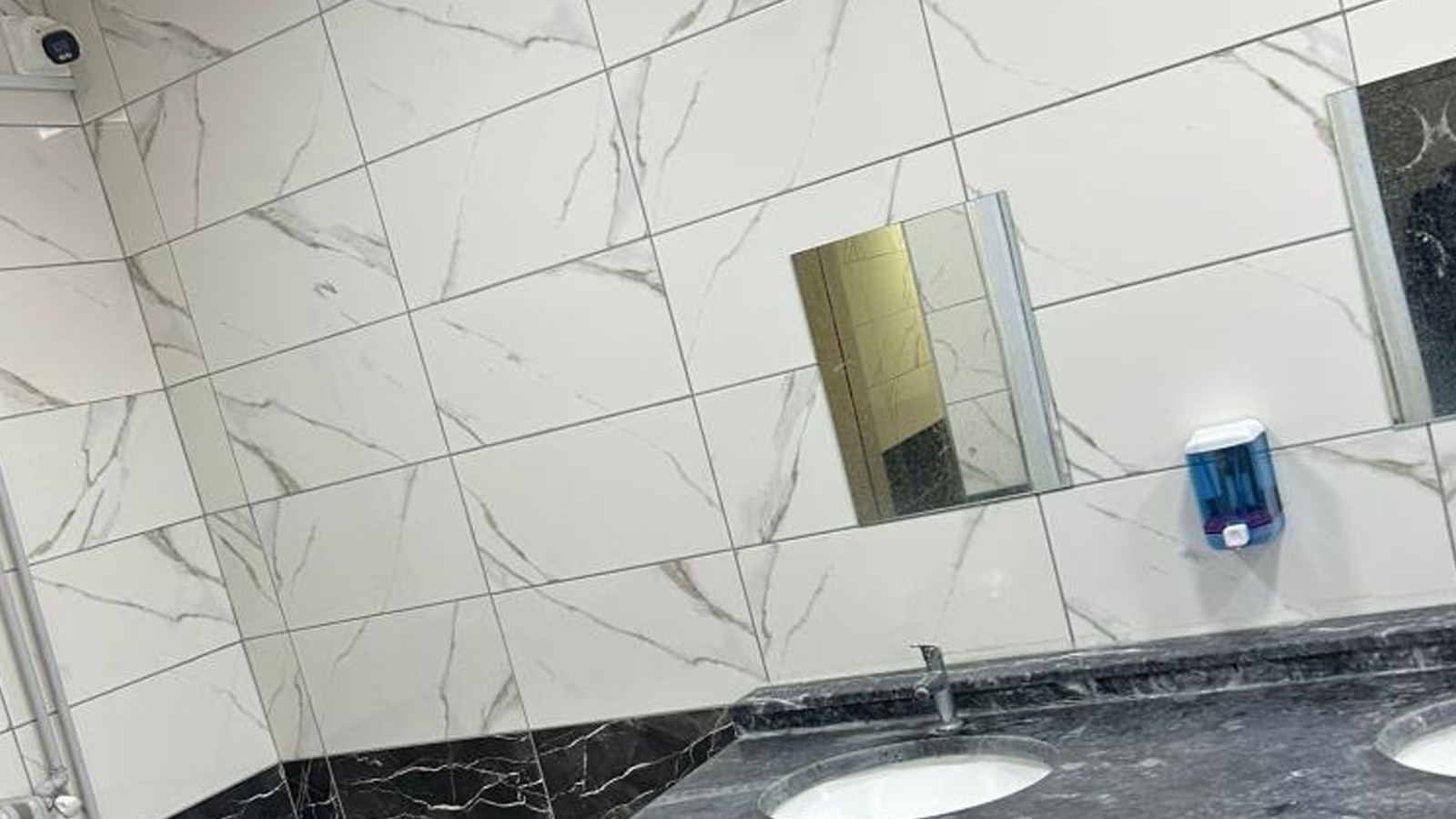 Öğrenci tuvaletlerinde kamera soruşturması: Müdür görevden alındı