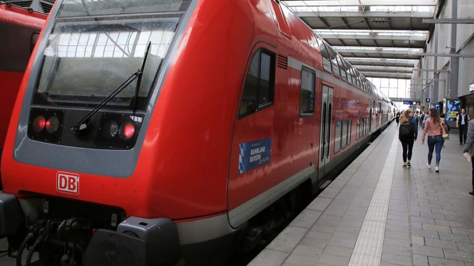 Almanya'da Yunan yolcunun saldırısına uğrayan Türk kondüktör öldü