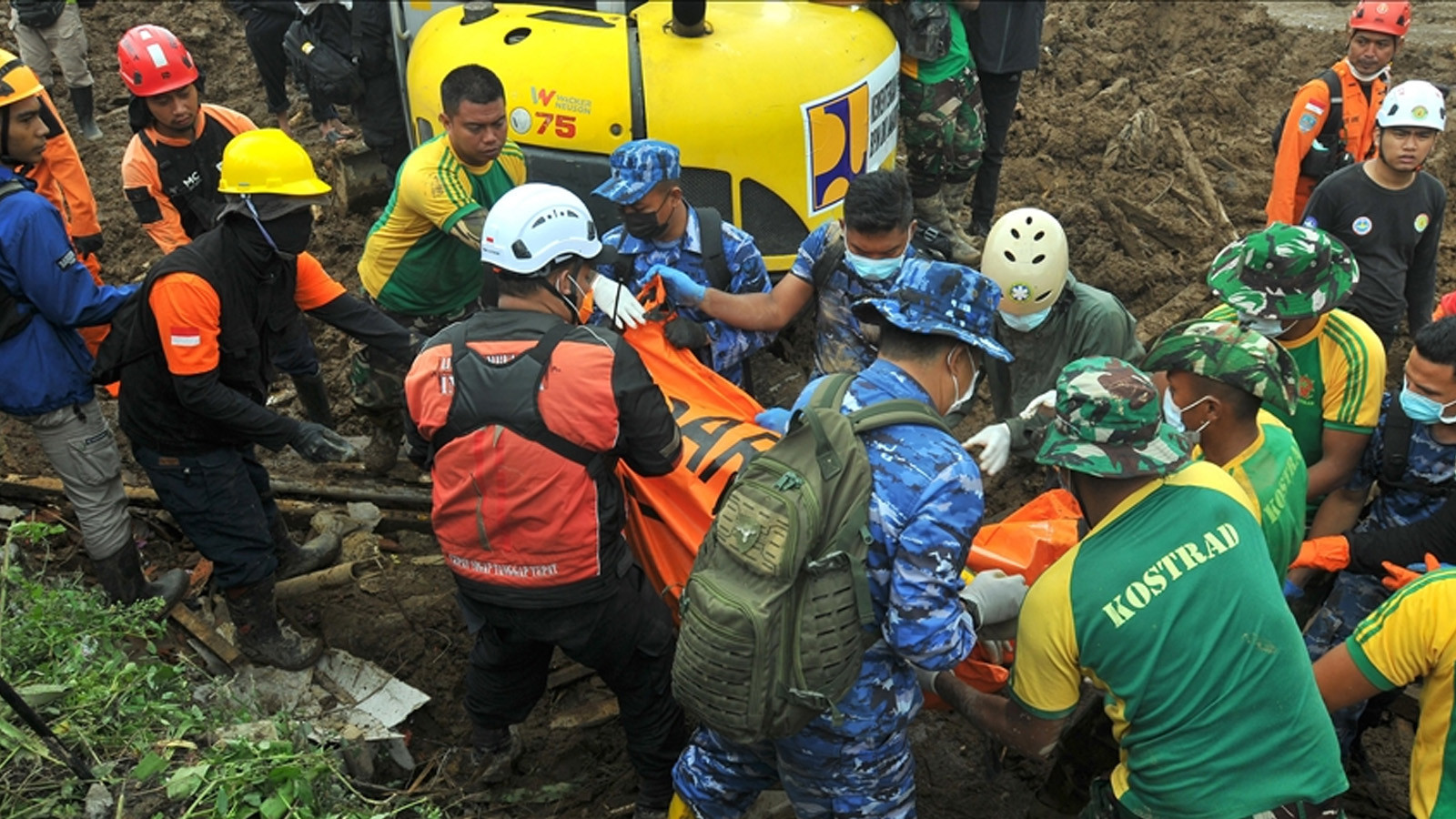 Endonezya'daki toprak kayması felaketinde can kaybı 85'e yükseldi