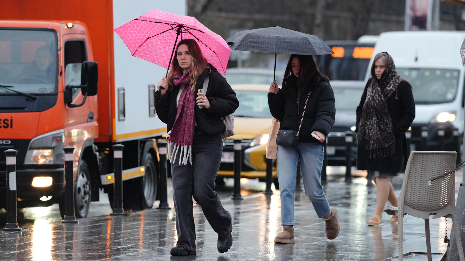 Meteoroloji tarihi açıkladı: İstanbul, Ankara ve İzmir’de günlerce sürecek yağış geliyor