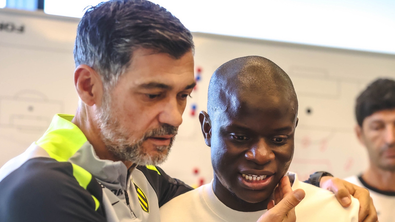 N'Golo Kante İstanbul'a ne zaman gelecek? Uçağı nerede? Saat kaçta inecek?