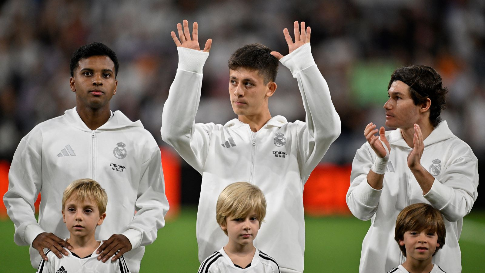 Real Madrid soyunma odası yine karıştı: Takım arkadaşlarına veda bile etmişti