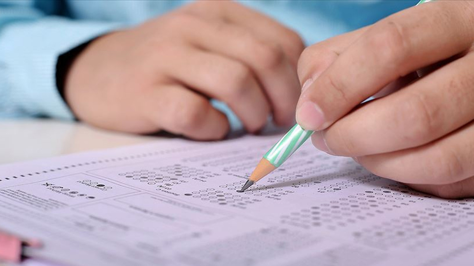 Sınav kılavuzu açıklandı: Bursluluk başvuruları başladı