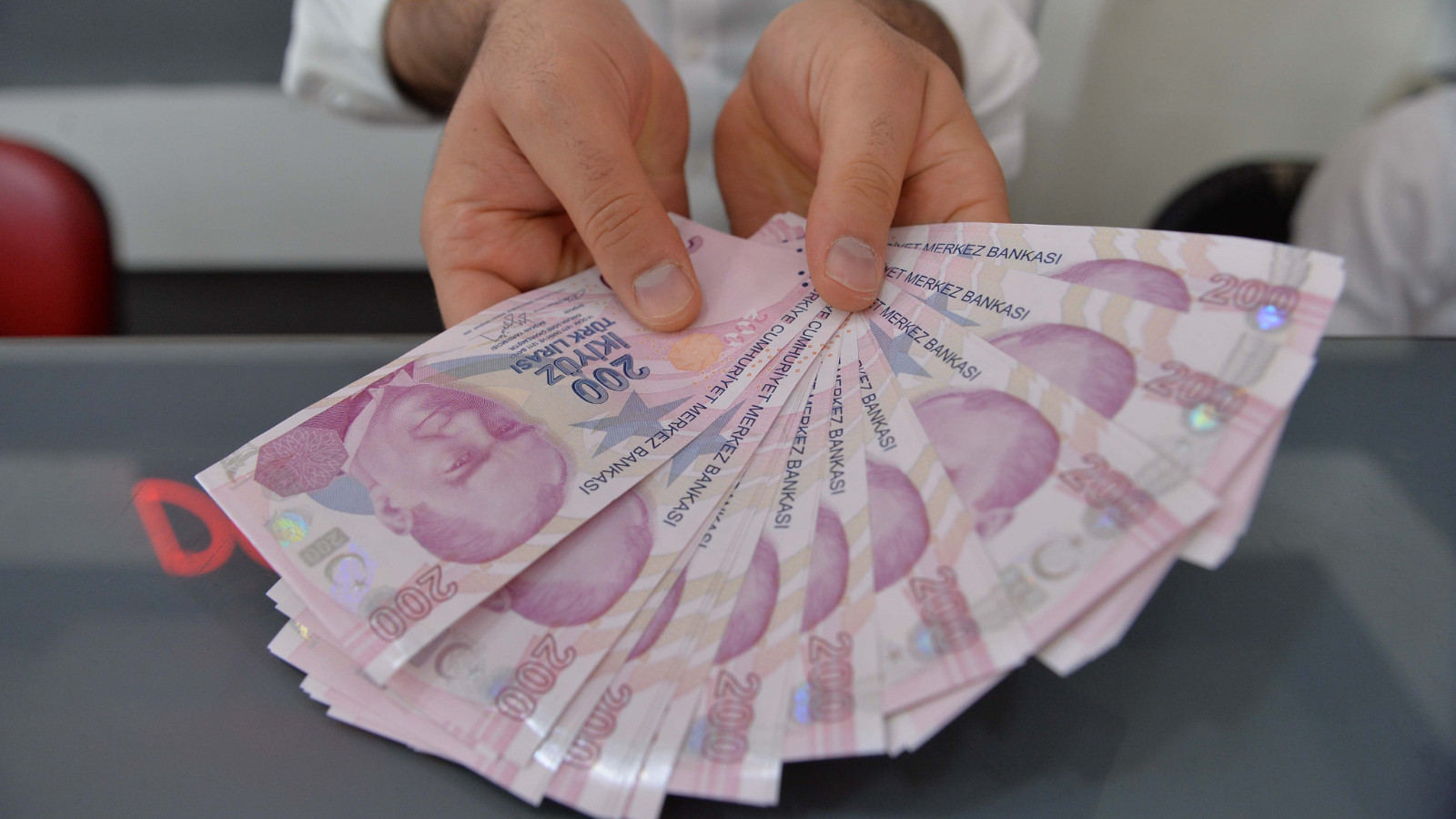 Asgari ücretli ve emekli için yeni gelişme... SGK uzmanı 'kaçınılmaz' diyerek açıkladı