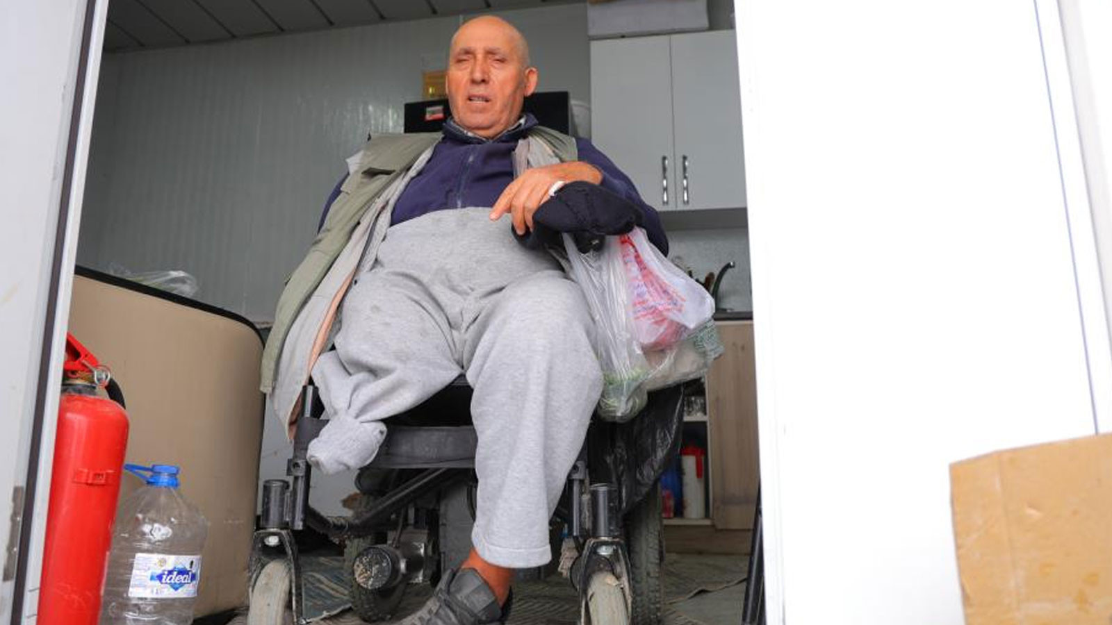 Enkazdan 6 gün sonra kurtuldu, kolunu ve bacağını kaybetti