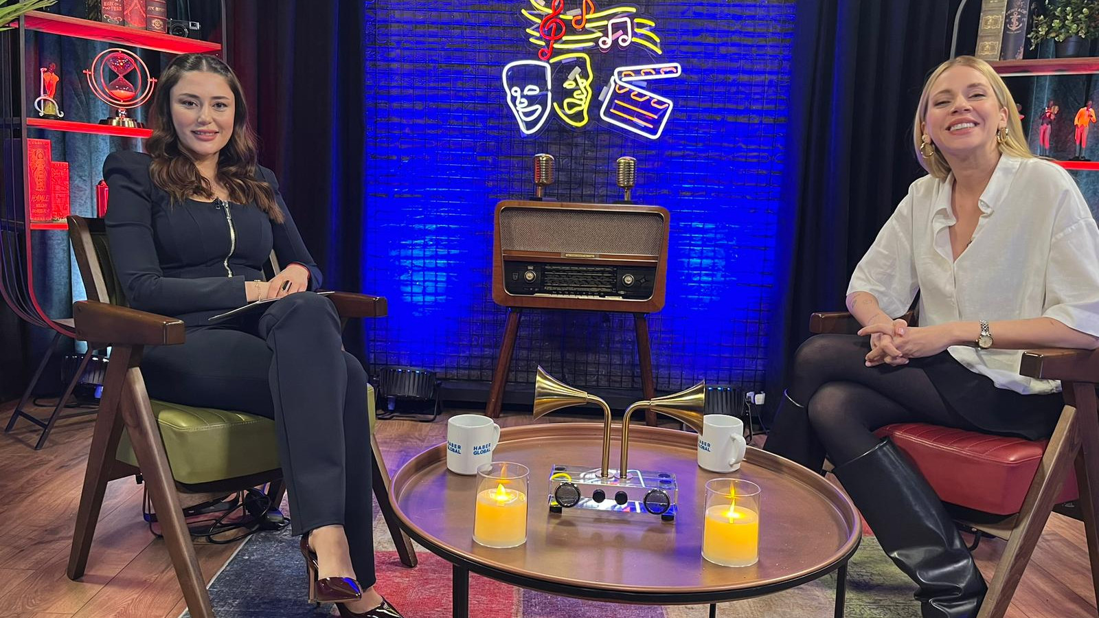 Narmin Balayeva ile “Poster”in konukları Melis İşiten ve Mustafa Erdoğan