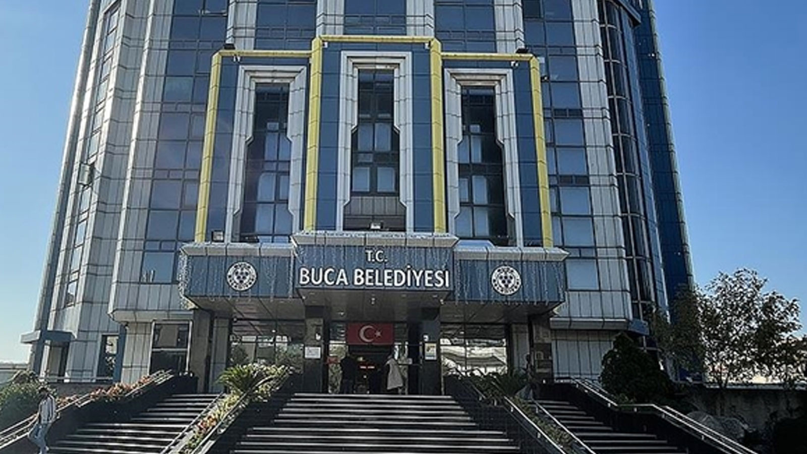 İzmir’in Buca Belediyesi’ne operasyon: 28 gözaltı kararı