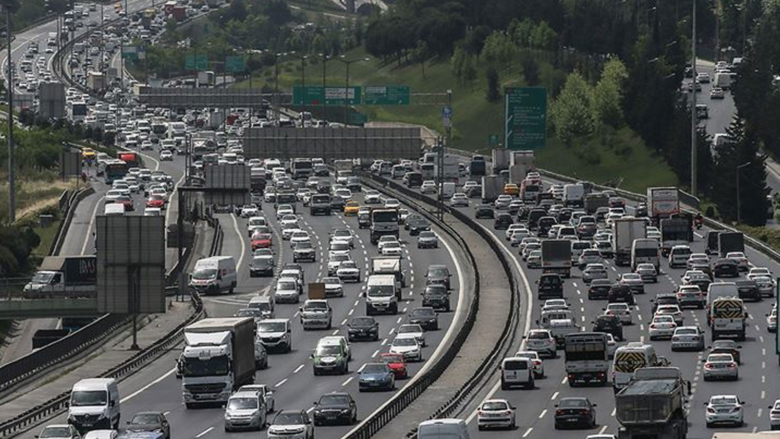 Trafik kaynaklı karbon salımı, iklim krizini derinleştiriyor