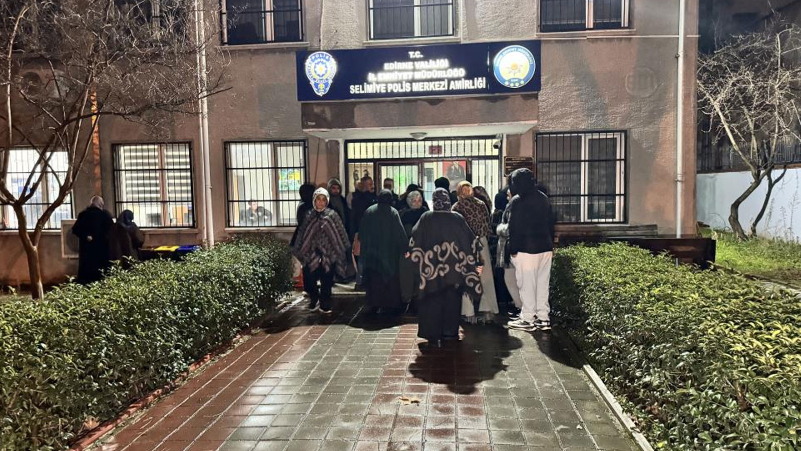 Umre hayali kabusa döndü: 17 kişiyi dolandırdılar