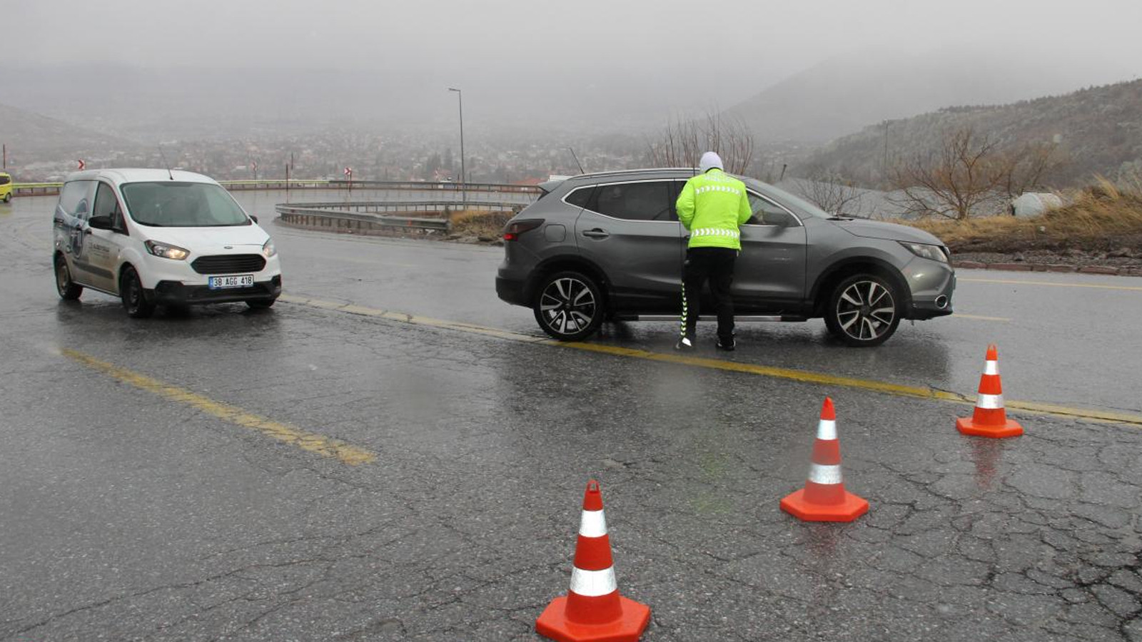 Kayseri-Malatya kara yolu ulaşıma kapatıldı