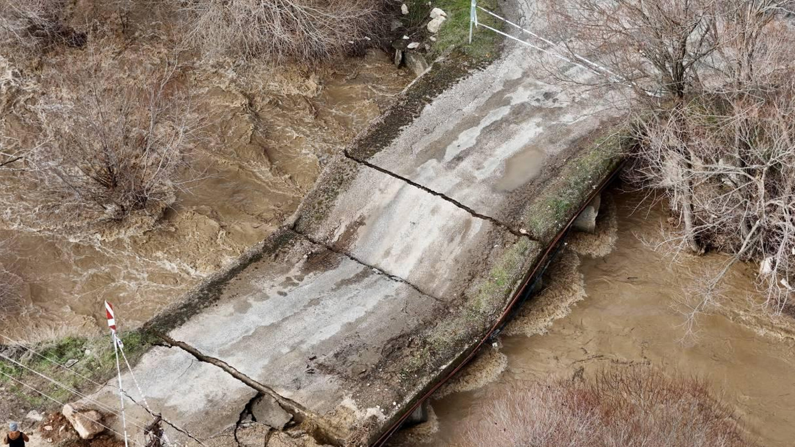 Muğla'da köprü çöktü