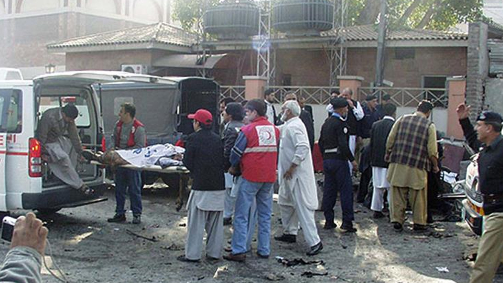 Cuma namazı sırasında patlama: Çok sayıda ölü ve yaralı var