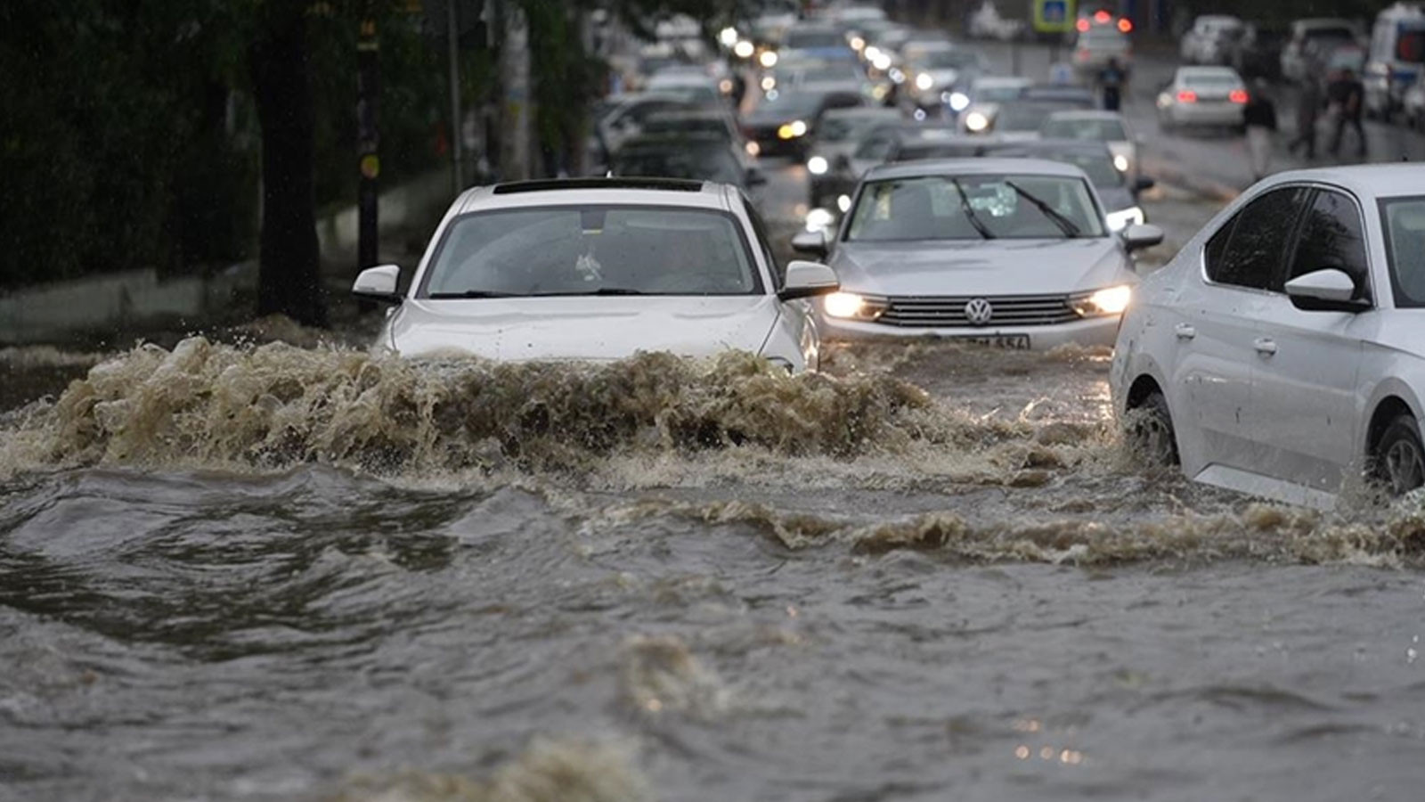20 il için sarı kodlu uyarı! Ani sel ve su baskınlarına dikkat!
