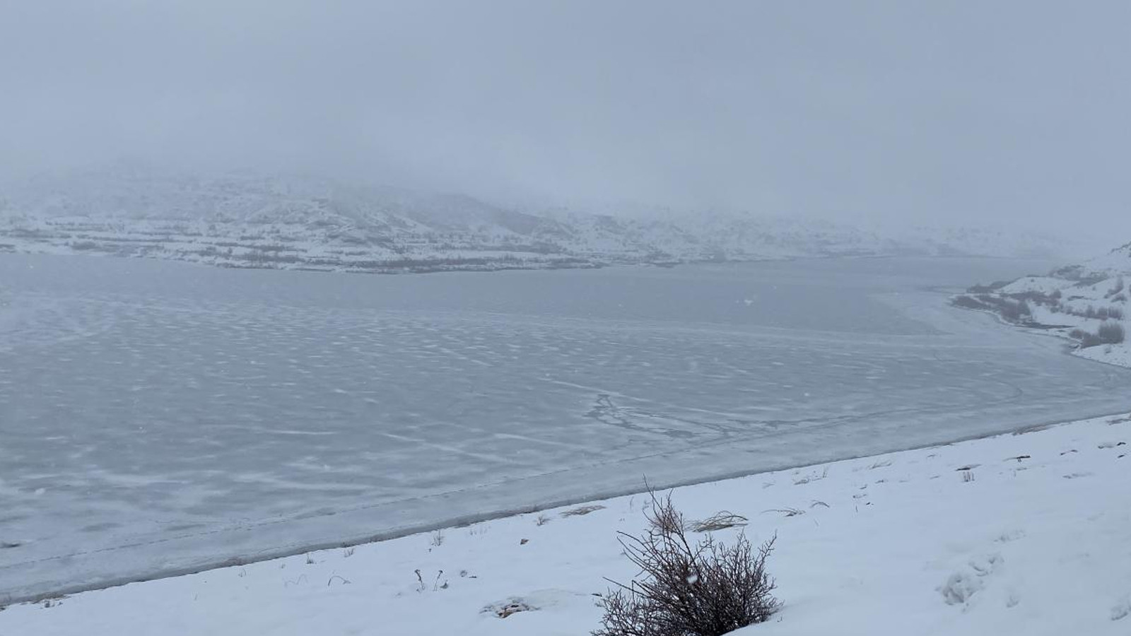 4 Eylül Barajı buzla kaplandı