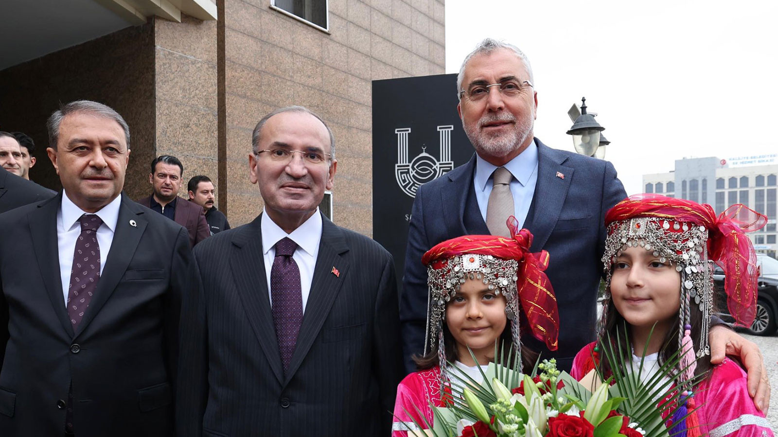 Bakan Işıkhan: İşverenlerin SGK borçlarını tecil etmeleri için gereken yüzde 10 peşinatı kaldırdık