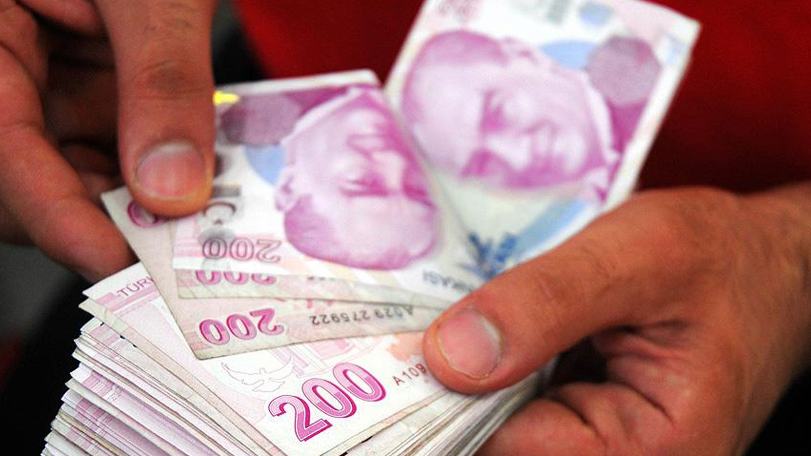 İBB'nin evlilik desteği 40 bin lira oldu! İşte başvuru şartları