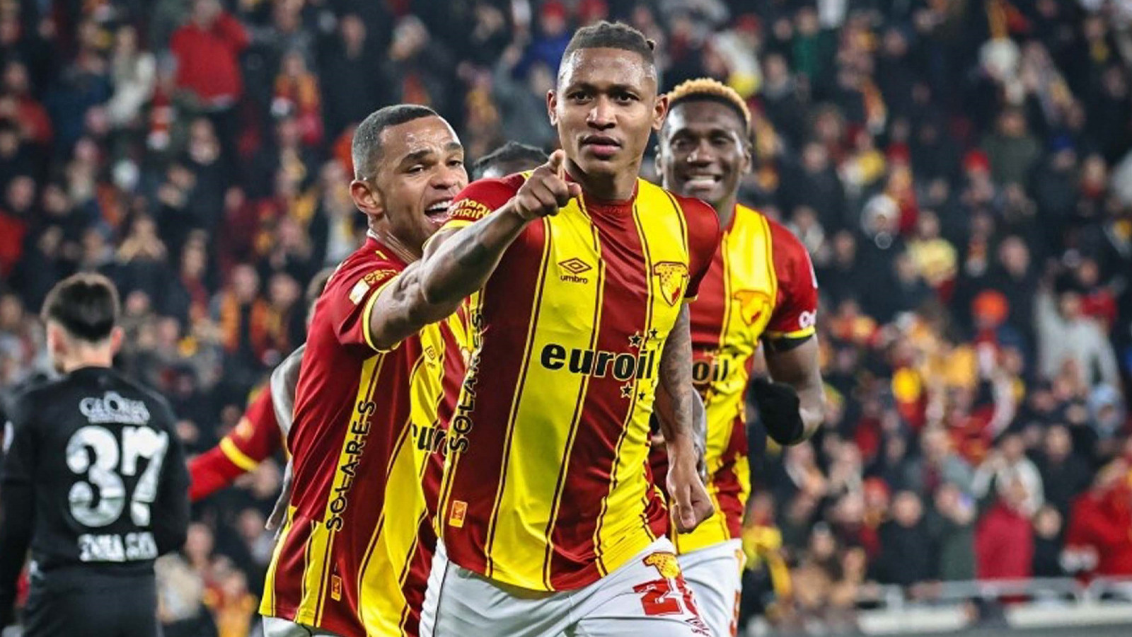 Kadrosunu güçlendiren Göztepe, Konyaspor deplasmanına çıkacak