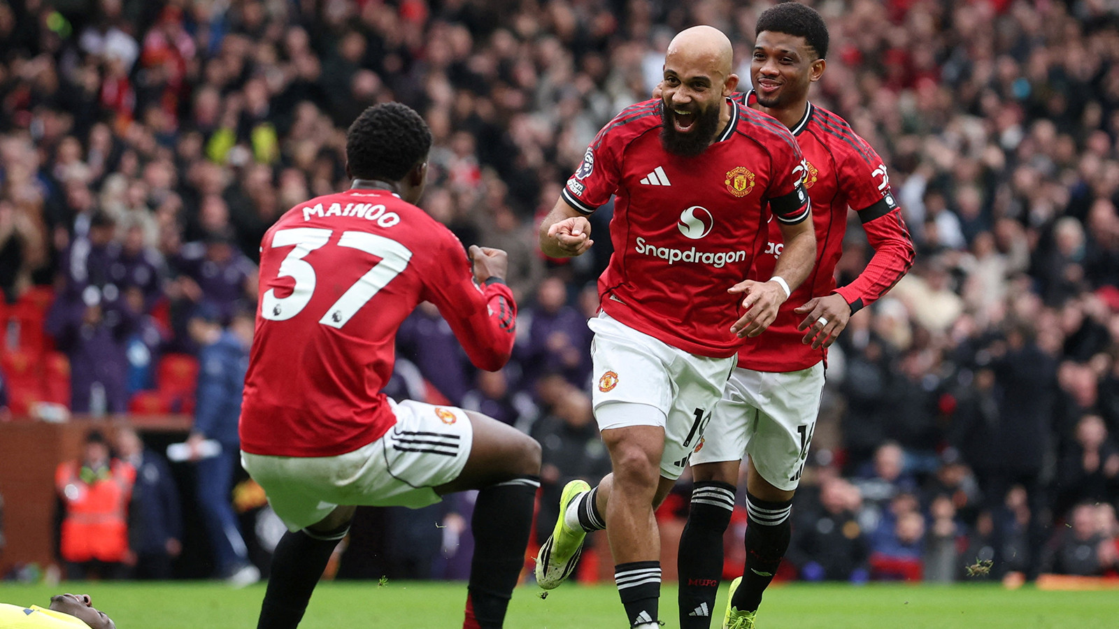 Manchester United, Carrick ile küllerinden doğdu! Üst üste 4. galibiyet