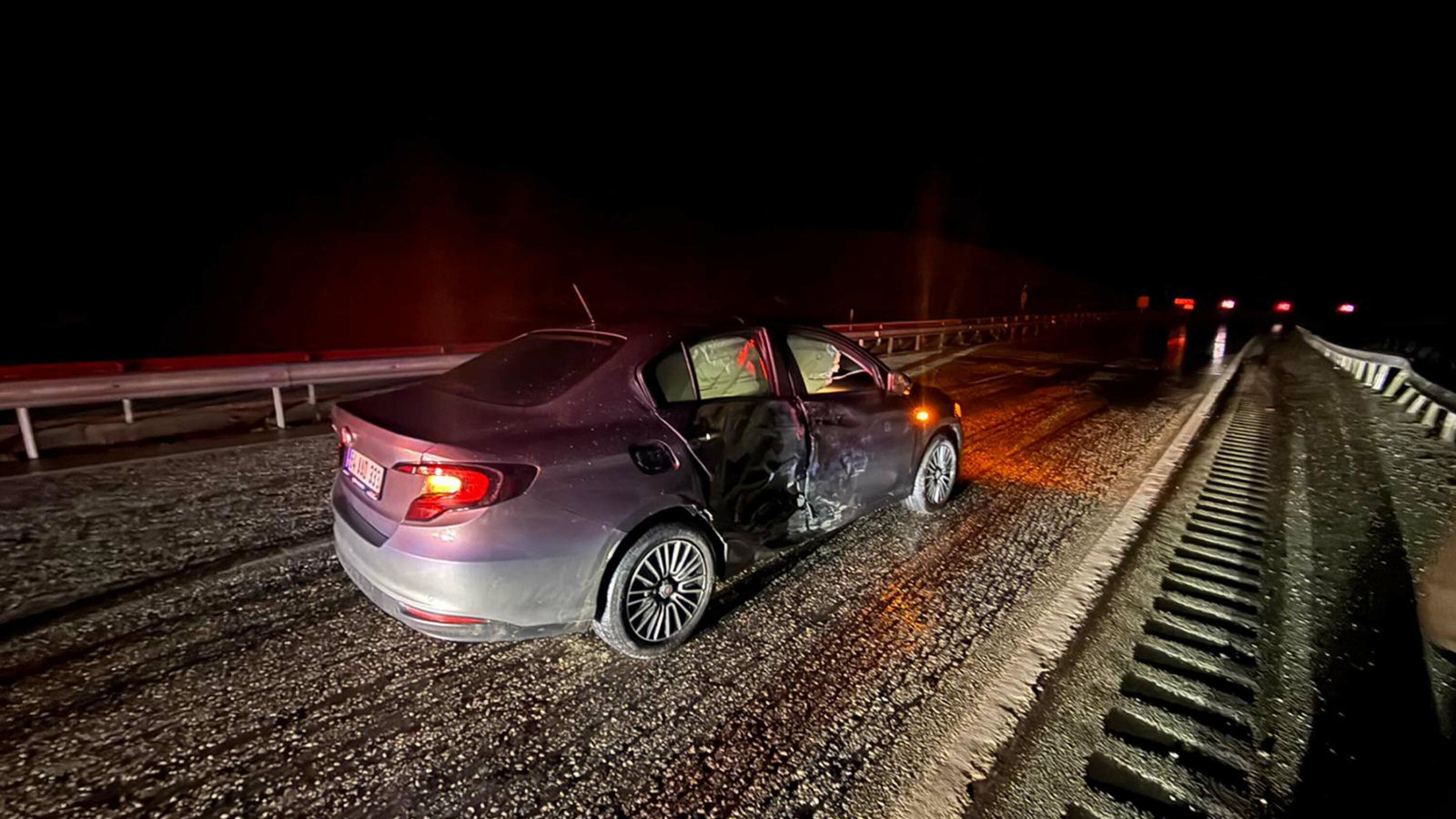 Manisa'da kaza yapan otomobile bir başka otomobil çarptı: 2 yaralı 