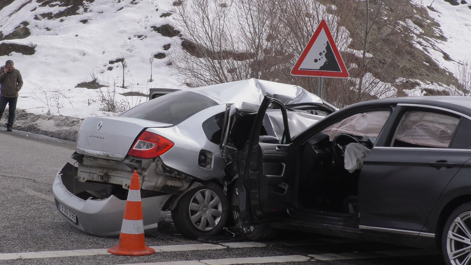 Bingöl'de feci kaza: Ölü ve yaralılar var