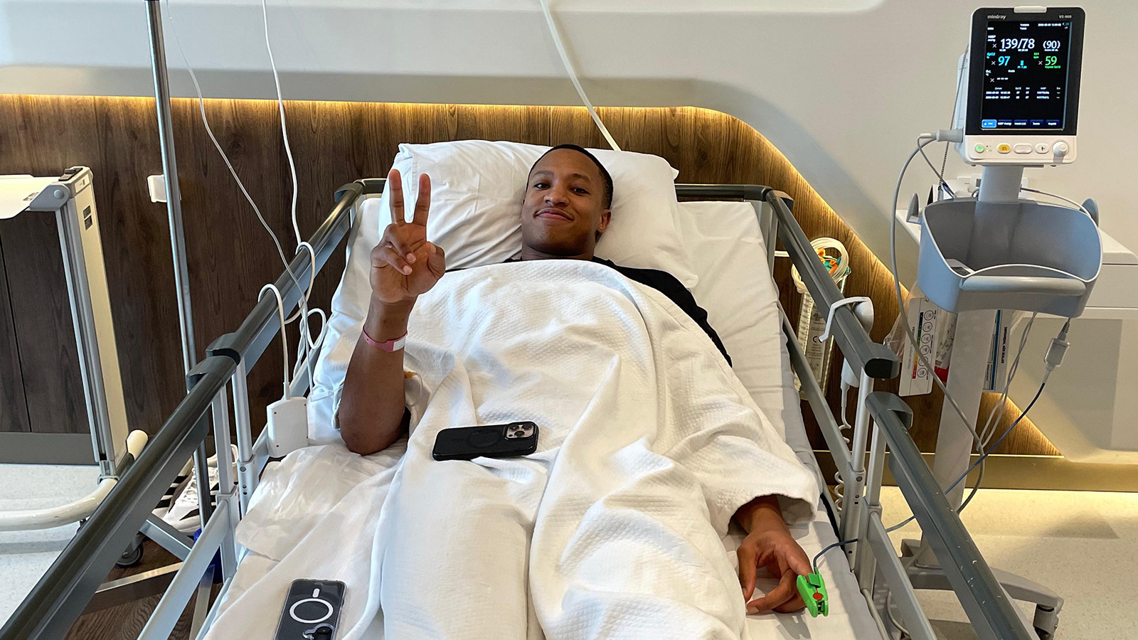 Fenerbahçe Beko'da Devon Hall, ameliyat oldu