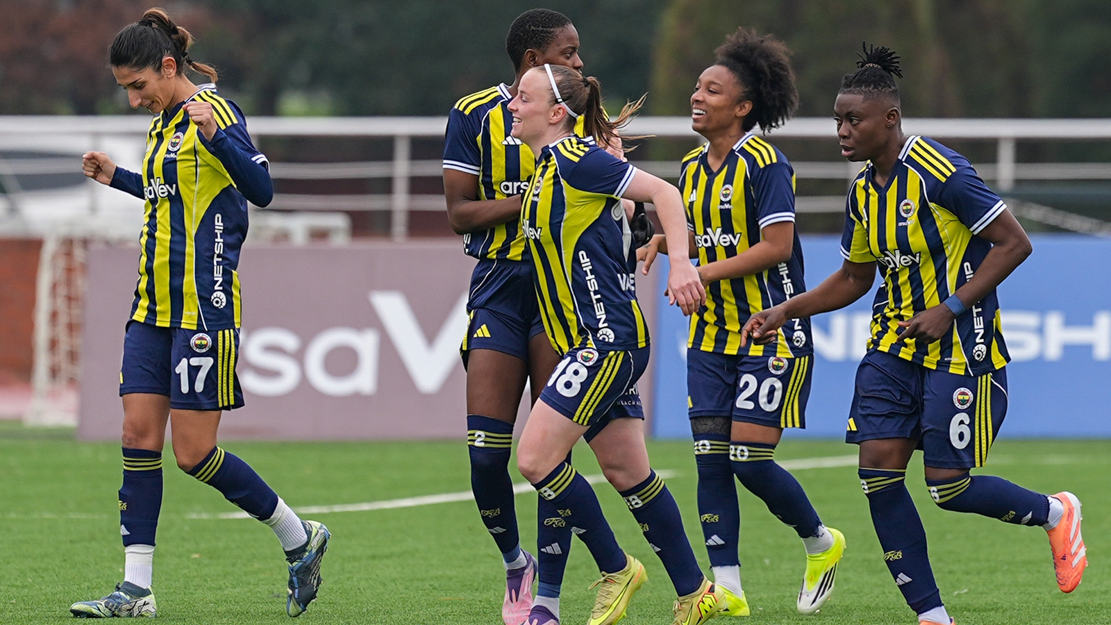 Fenerbahçe kadınlar derbisinde Beşiktaş'ı 4 golle yendi