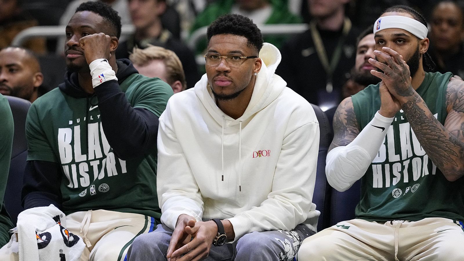 NBA yıldızı Giannis Antetokounmpo, Chelsea Kadın Futbol Takımı'na ortak oldu