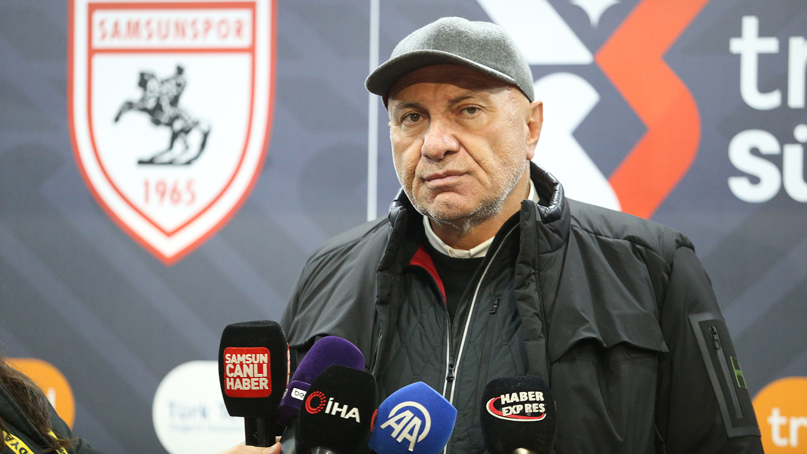 Samsunspor Başkanı Yüksel Yıldırım: "Bazı futbolcular Samsunspor'da oynamayı hak etmiyorlar"