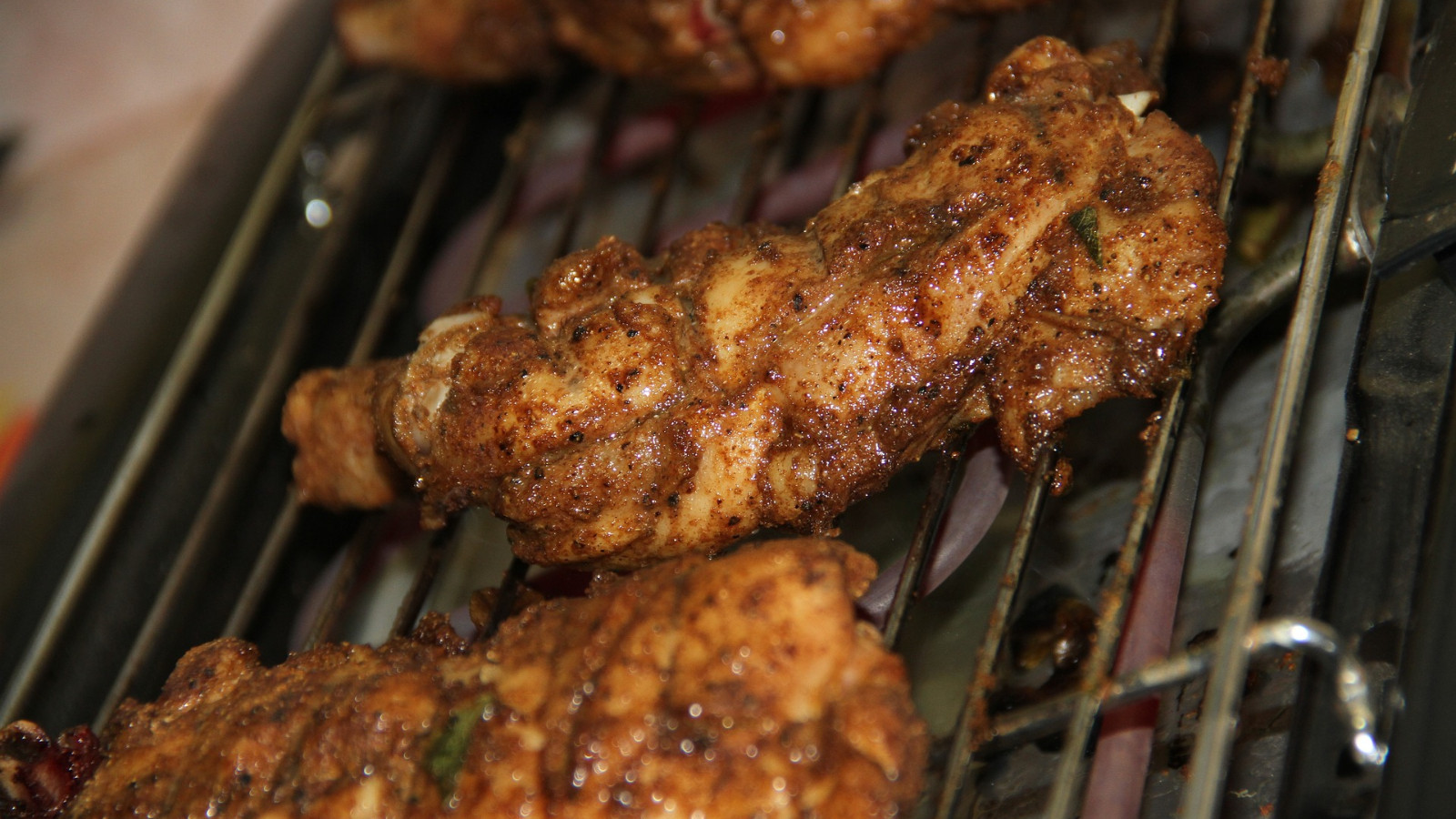 Hem sulu hem yumuşak pişen tavuğun sırrı meğer bunda gizliymiş