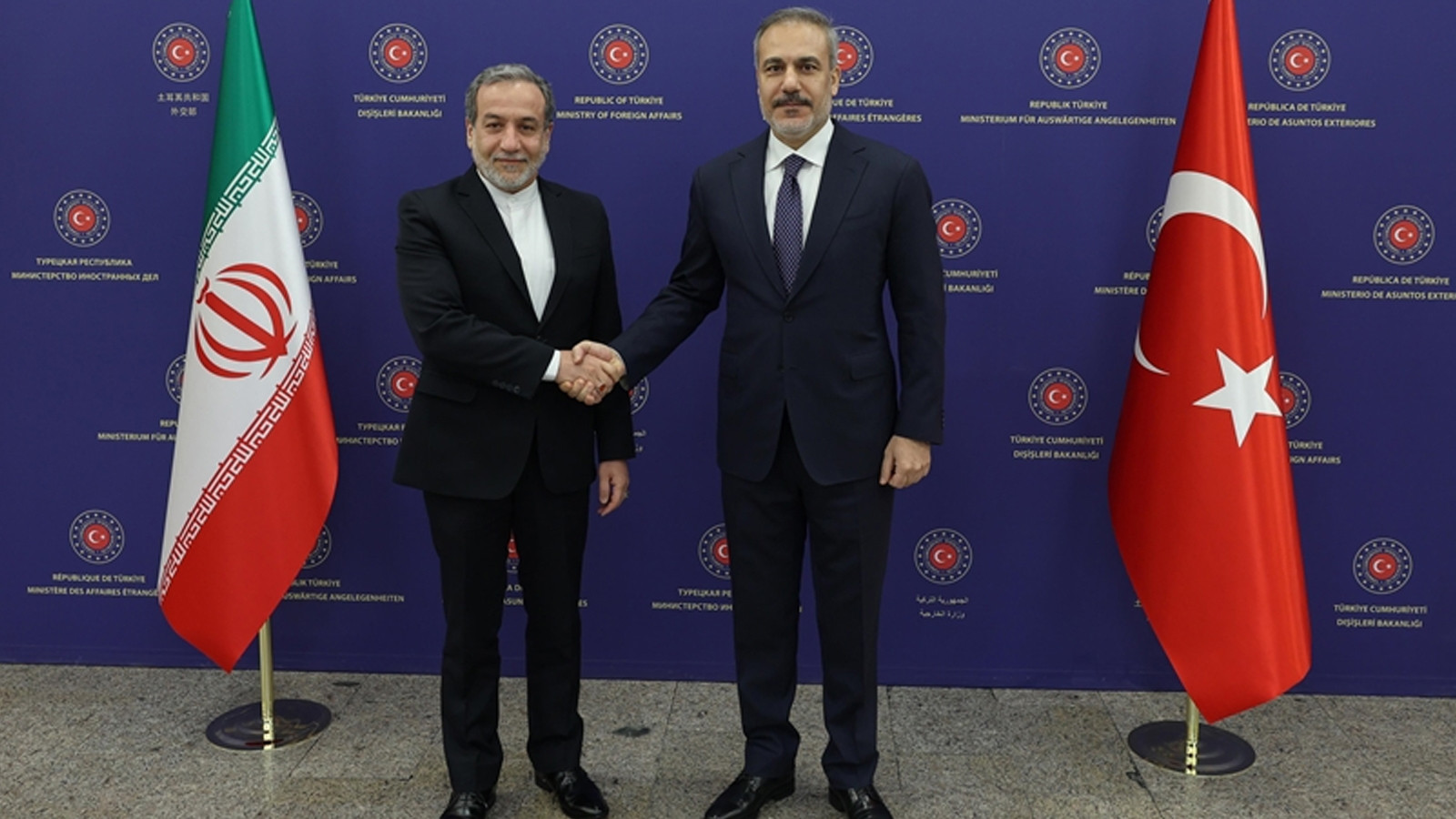 Dışişleri Bakanı Hakan Fidan, İranlı mevkidaşı Erakçi ile telefonda görüştü